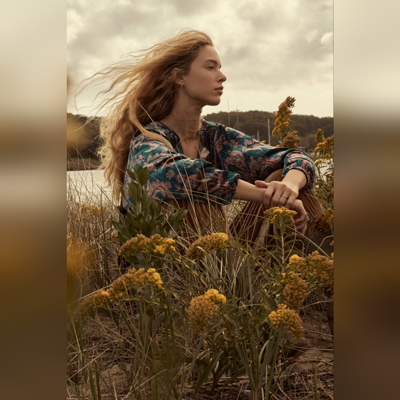 Anthropologie Faustine Blue Pink Velvet Peasant Blouse Women's Size Large NWT - Picture 5 of 15